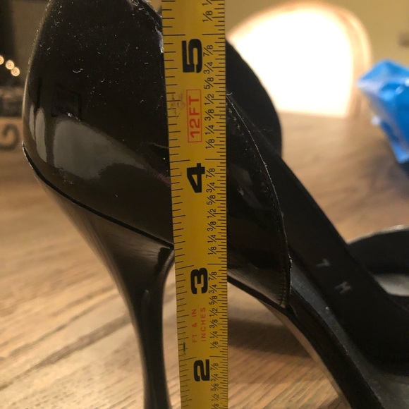 Stuart Weitzman black patent open toed pump - Picture 9 of 9